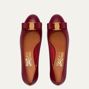 NEW Salvatore Ferragamo Vara Bow Pump: 6